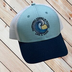 NWT Life is Good happiness comes in waves hat